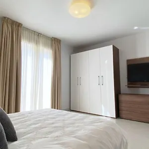  Apartment Point Sea Front